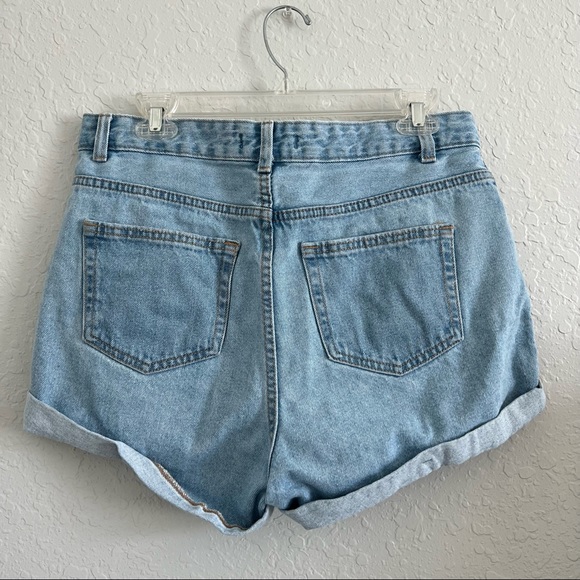 Light jean short - Picture 2 of 3